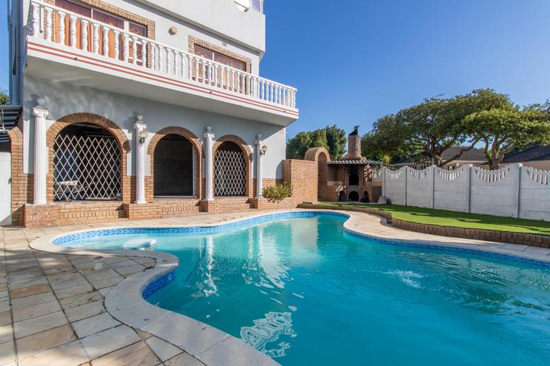 6 Bedroom Property for Sale in Bellair Western Cape